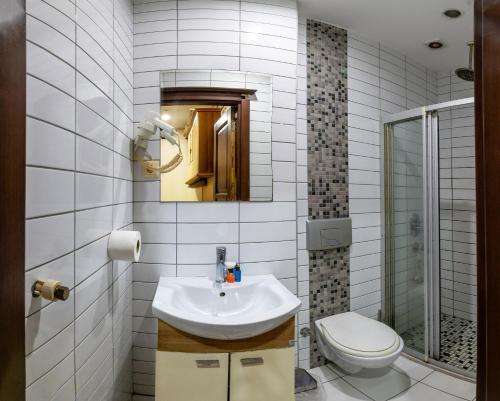 GRAND OPERA HOTEL Room Type - Apartment with Balcony