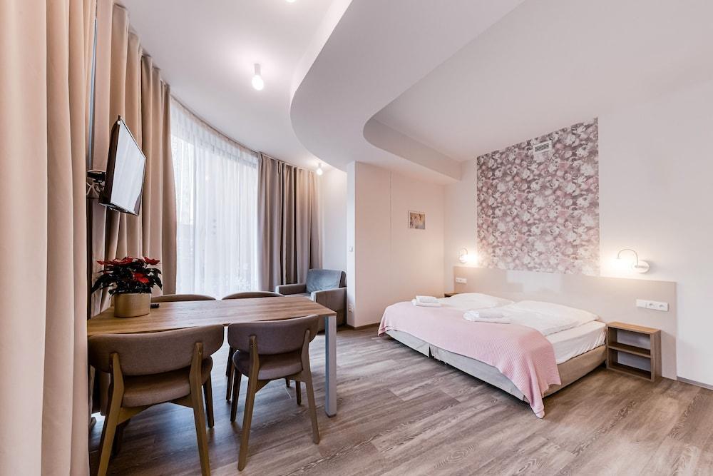 KORA APARTMENTS Room Type - Family Studio