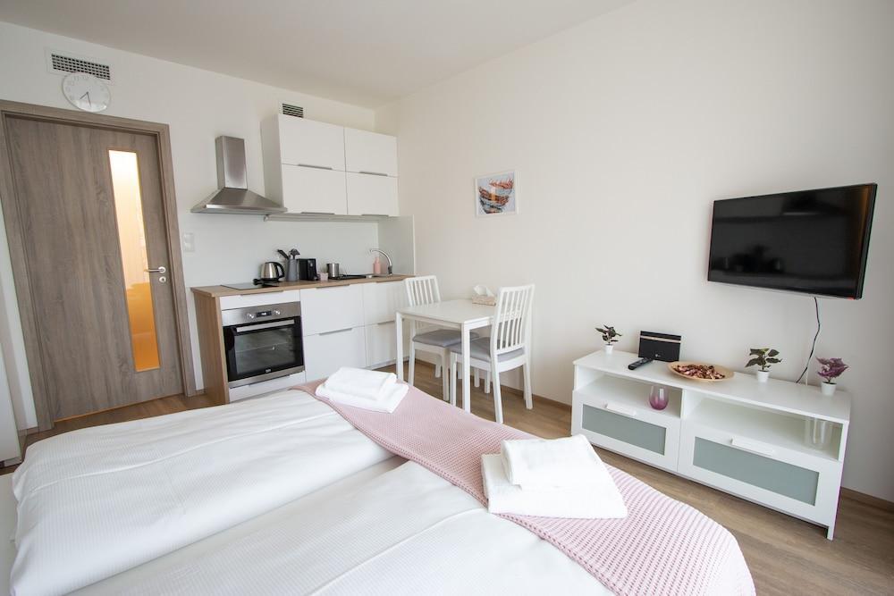 KORA APARTMENTS Room Type - Apartment with Balcony KORA APARTMENTS Room Type - Apartment with Balcony