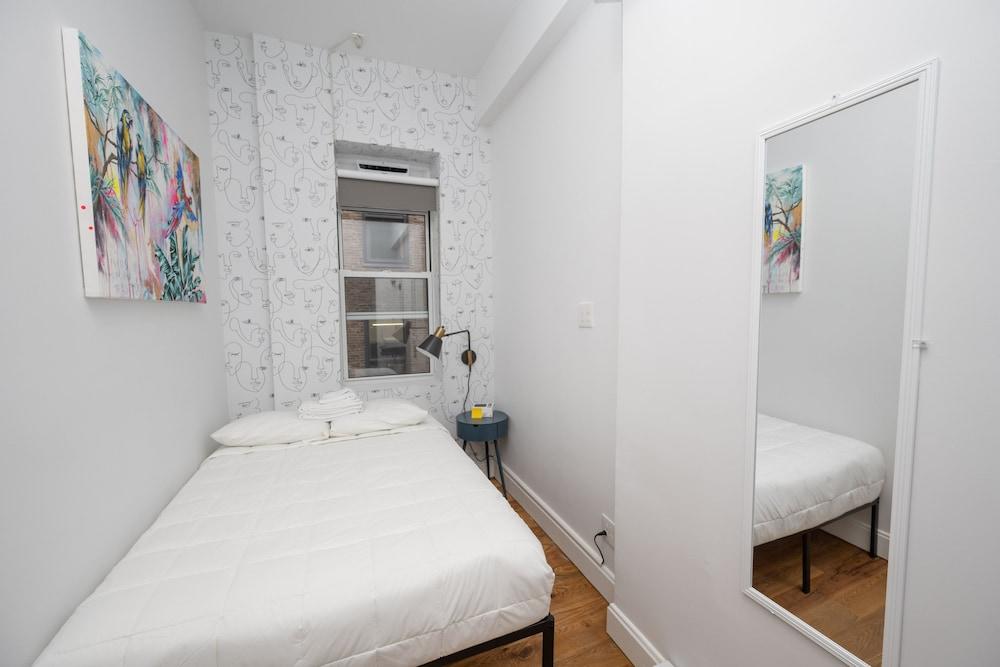 The Flat NYC Room Type - Queen Room - Shared Bathroom