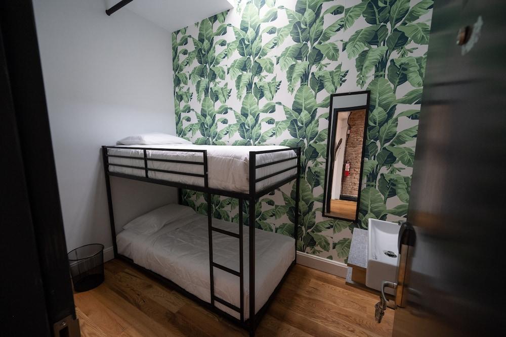 The Flat NYC Room Type - Double Room - Shared Bathroom