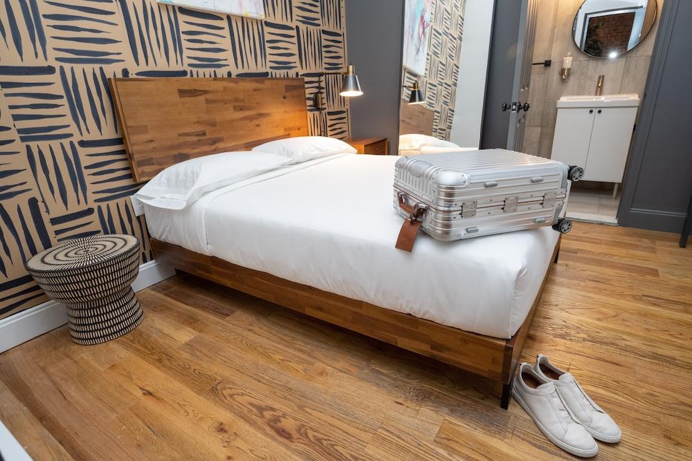 The Flat NYC Room Type - Queen Suite