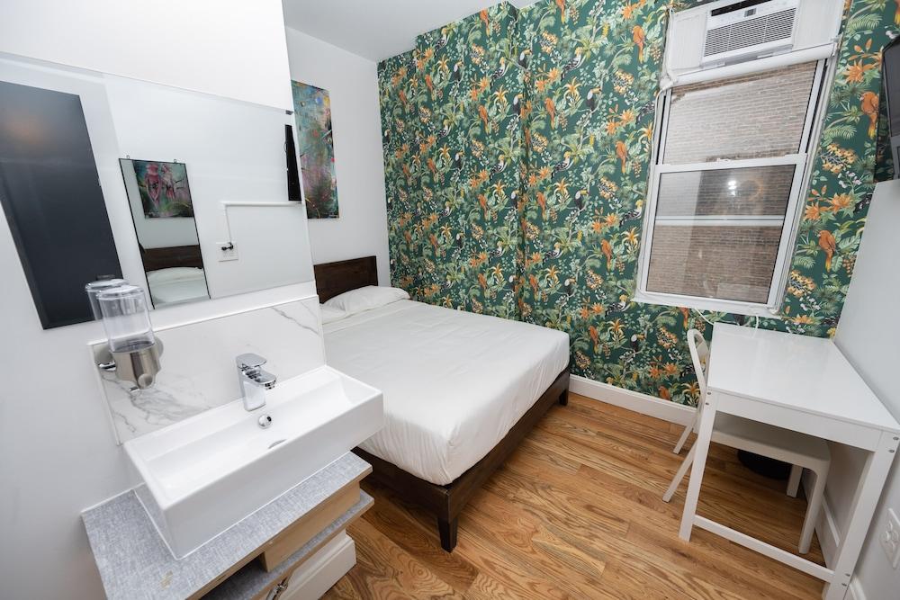 The Flat NYC Room Type - King Room - Shared Bathroom