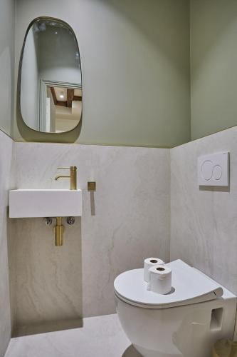 Residence Center of Paris by Studio prestige Room Type - Three-Bedroom Apartment