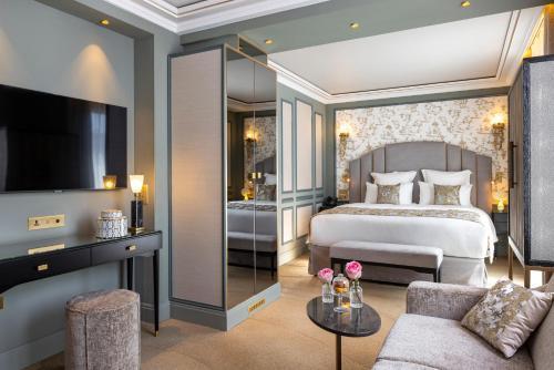 Manolita Paris Room Type - Junior Suite with Balcony