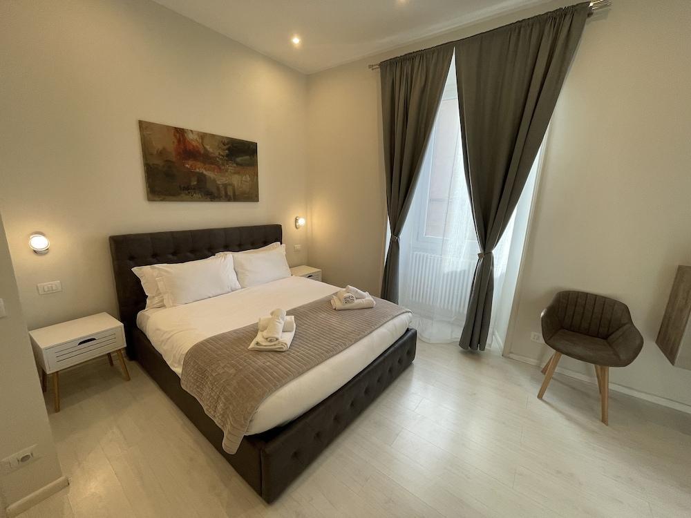 Quintus Luxury Suites Room Type - Deluxe Double Room