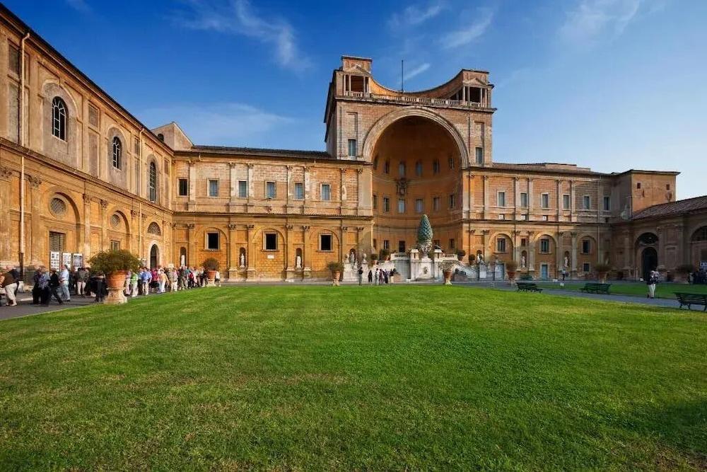 Lovely Rooms Vatican - Tap to explore photos
