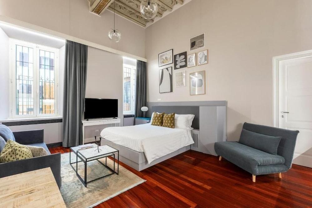 Croce Apartments Room Type - Superior Condo