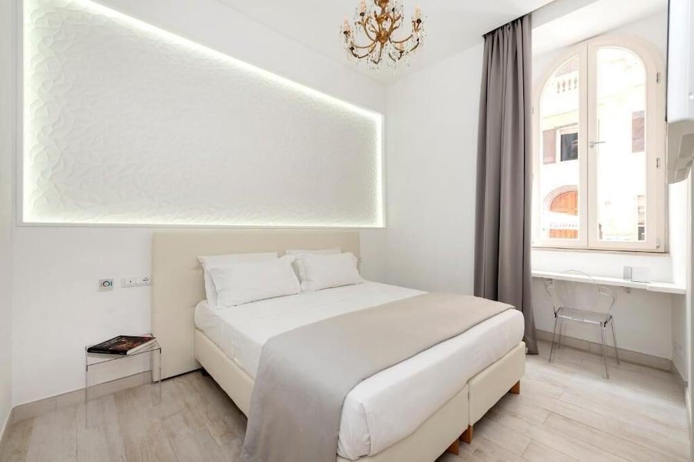 Primus Monti Suites Room Type - Trevi Suite