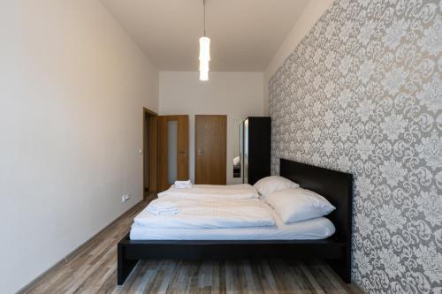 Top Wenceslas Square Apartment - Tap to explore photos