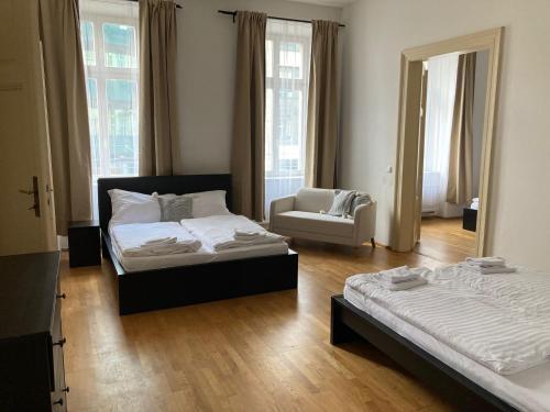Top Wenceslas Square Apartment Room Type - Three-Bedroom Apartment (10 Adults) Top Wenceslas Square Apartment Room Type - Three-Bedroom Apartment (10 Adults)