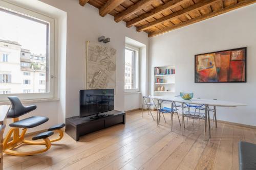 Modern apartment in Campo de Fiori - Tap to explore photos