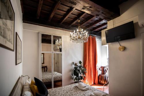 Spanish Steps Apartment & Terrace - Tap to explore photos