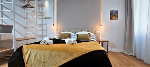 Vatican Rome Suite Room Type - Queen Room with Balcony