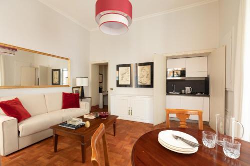Pantheon Delightful Apartment - Tap to explore photos