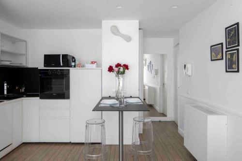 Piazza di Spagna - Suite Frezza Room Type - One-Bedroom Apartment Piazza di Spagna - Suite Frezza Room Type - One-Bedroom Apartment