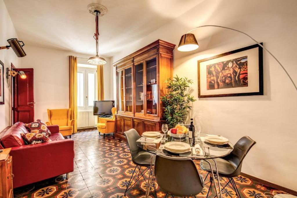 Navona Stylish Apartment - Tap to explore photos