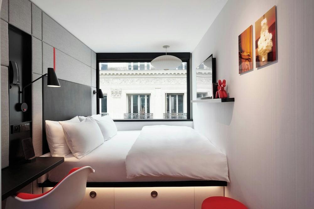 citizenM Paris Opera Room Type - Room, 1 King Bed (High Floor)