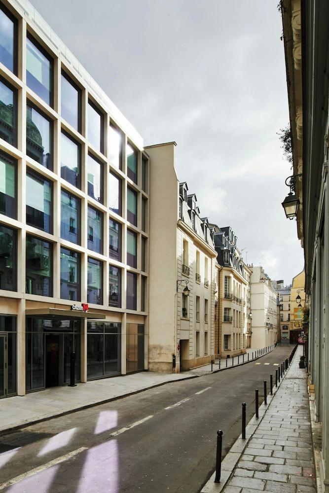 citizenM Paris Opera - Tap to explore photos