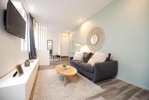 Lovely Home in Paris Center - AC - Tap to explore photos