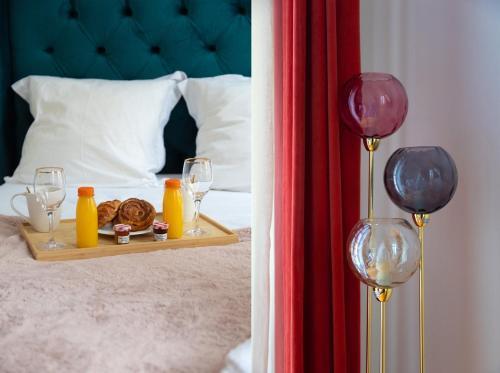206 Suite Hermès - Superb apartment in Paris - Tap to explore photos