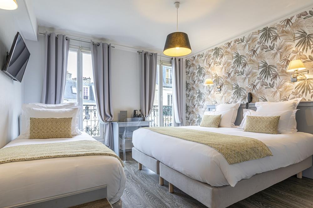 Splendid Hotel Room Type - Triple Room Splendid Hotel Room Type - Triple Room