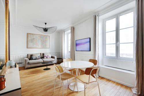 Pick A Flat's Apartment in Marais/Oberkampf - bvd du Temple - Tap to explore photos