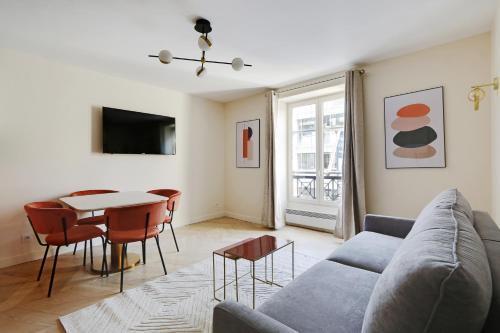Pick A Flat's Apartments in Saint-Lazare - Rue de Londres - Tap to explore photos