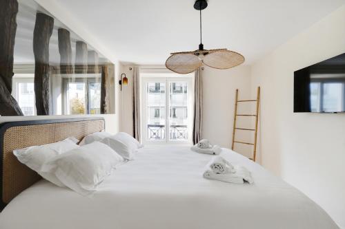 Pick A Flat's Apartments in Saint-Lazare - Rue de Londres - Tap to explore photos