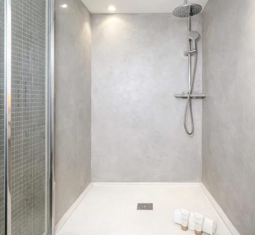Le Marais - Deluxe apartment for 5 - Tap to explore photos