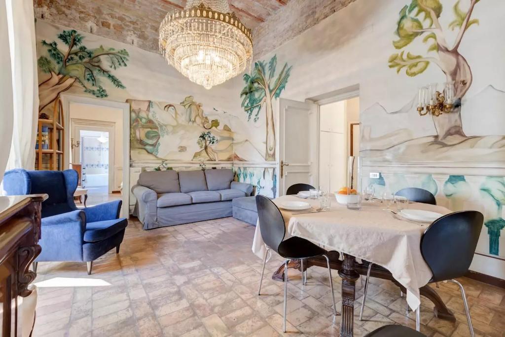 Palazzo Giorgioli Apartment - Tap to explore photos
