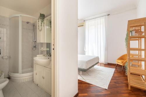 [Prestigious apartment at the Vatican]