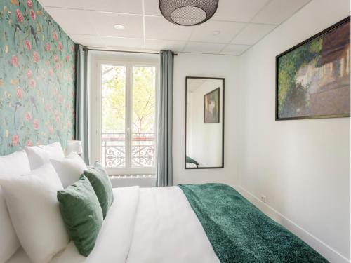 Merveil - Family Suite - Champs Elysees - Armee - Tap to explore photos