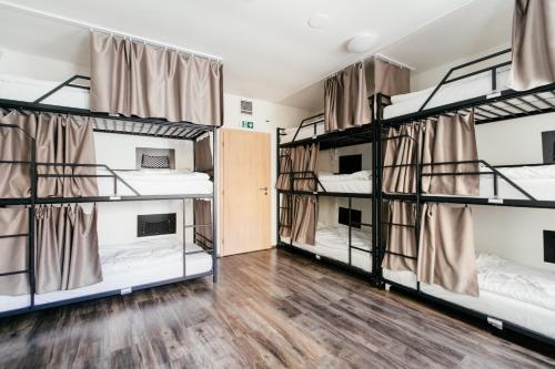 Hostel Mandarinka Room Type - Single Bed in 9-Bed Mixed Dormitory Room