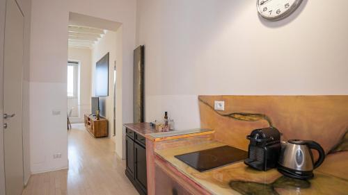 Stylish Apartment Close To Piazza Navona - Tap to explore photos