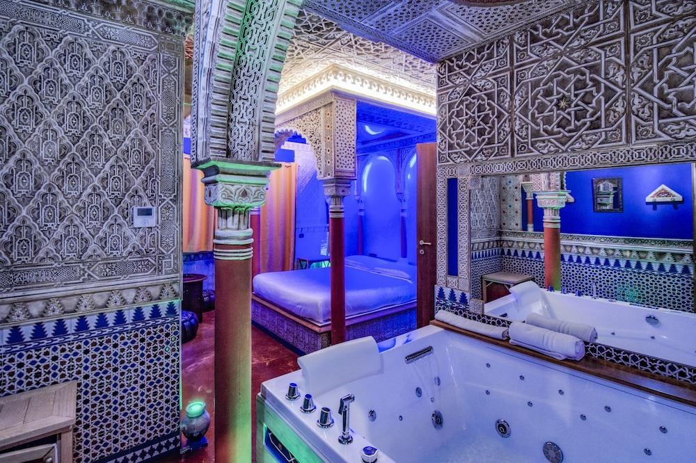 MagicSuite Guest House Roma Vaticano Room Type - Deluxe Double or Twin Room