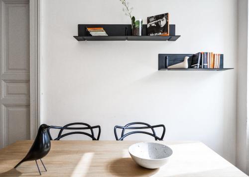 Kafka's Head Apartment - Tap to explore photos