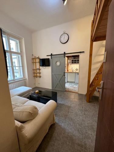 Cozy New Loft Apartment - Tap to explore photos