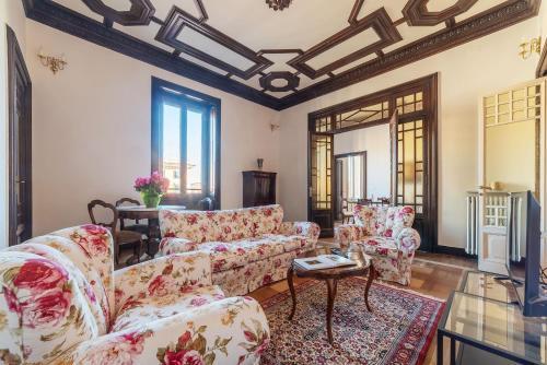 CS Vatican Charming Apartment - Tap to explore photos