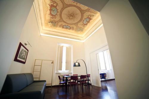 LUCIANO MONTI APARTMENT - Tap to explore photos