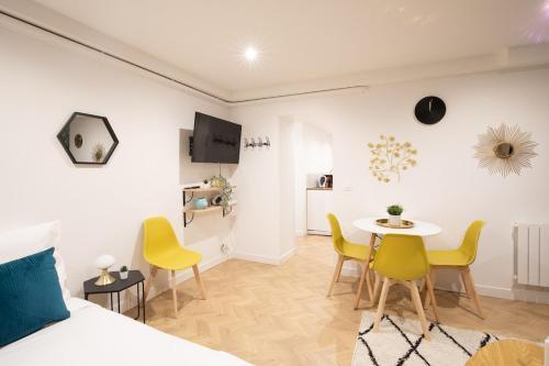Appartement charmant proche de l'Arc Triomphe -2P - Tap to explore photos