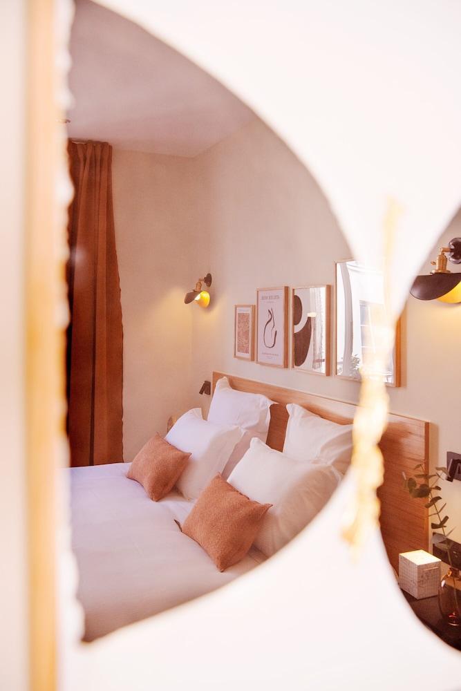 Tinah Paris Aboukir Room Type - Room