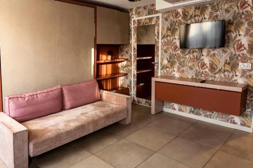 MULTIRESIDENCE L'ELYSEE Paris - Tap to explore photos