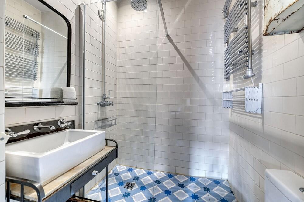 Perfect Parisian Apartment LeMarais for you! - Tap to explore photos