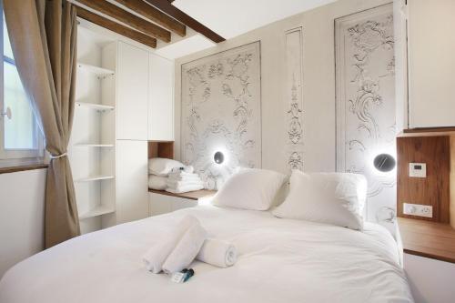 Apartment Le Marais by Studio prestige - Tap to explore photos