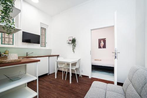 Cozy Old Town Stay - 1-bedroom apartment - Tap to explore photos