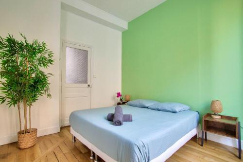 Appartement Quartier Chatelet Les Halles Free Netflix - Tap to explore photos