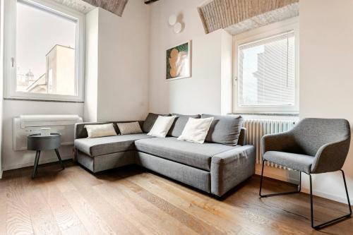 Cosy Reginella - Tap to explore photos