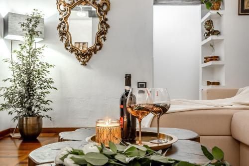 Trevi Fountain Luxury Guest House - Tap to explore photos