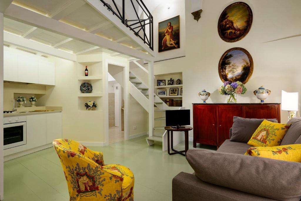 Navona Charming Flat - Tap to explore photos